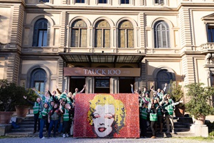 Tauck volunteers with Collettivo Stappati