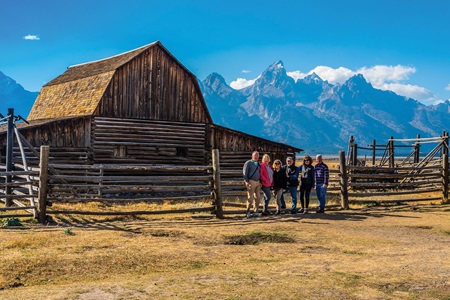 Tauck Small Groups - Yellowstone & the Grand Tetons